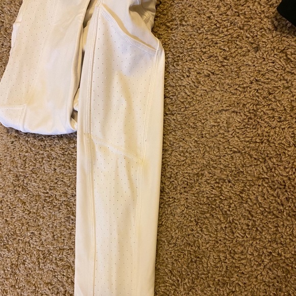 White Lululemon cropped leggings - Picture 5 of 6
